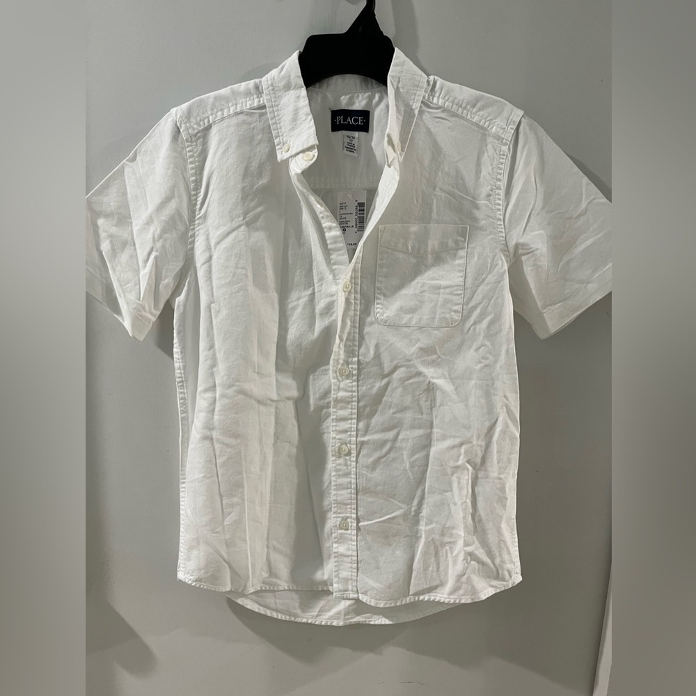 The Children's Place White Short Sleeve Button-Up Shirt, boy’s size large, new!